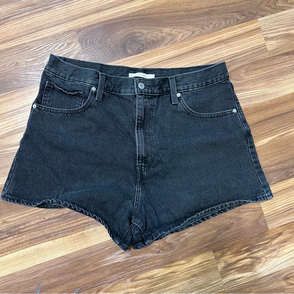 Women’s Levi’s High Waisted Mom Shorts 33